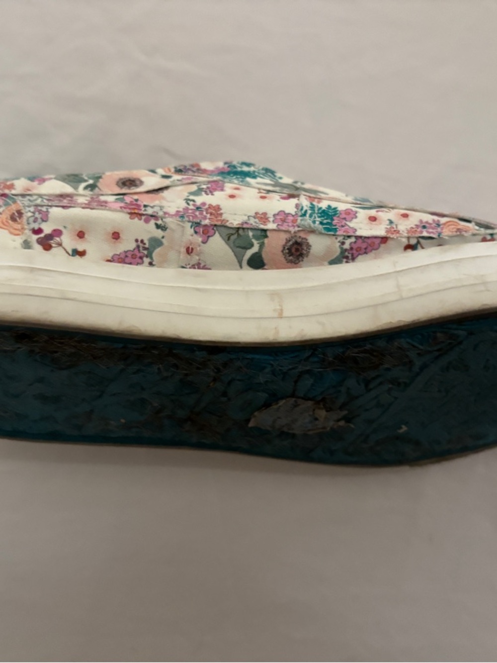 Blowfish Floral Slip-On Sneakers in Cream with Pink & Green Women’s Size 9 - Picture 9 of 10